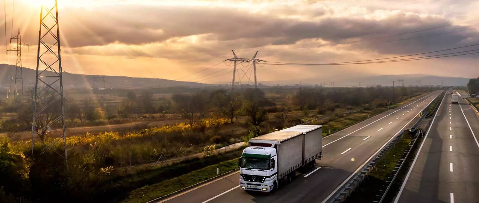 Semi-Truck Accidents: How Much Does a Truck Weigh?